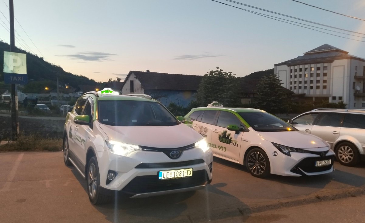 Prvi Taxi Medveđa - taxi vozilo