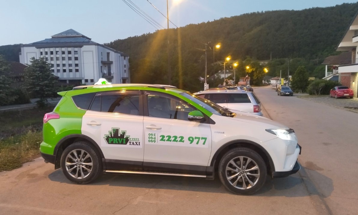 Prvi Taxi Medveđa vozilo 1