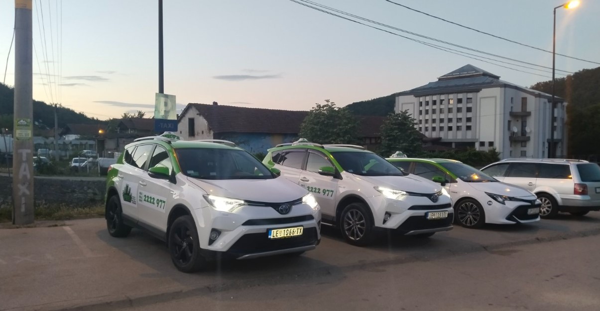 Prvi Taxi Medvedja vozilo 3